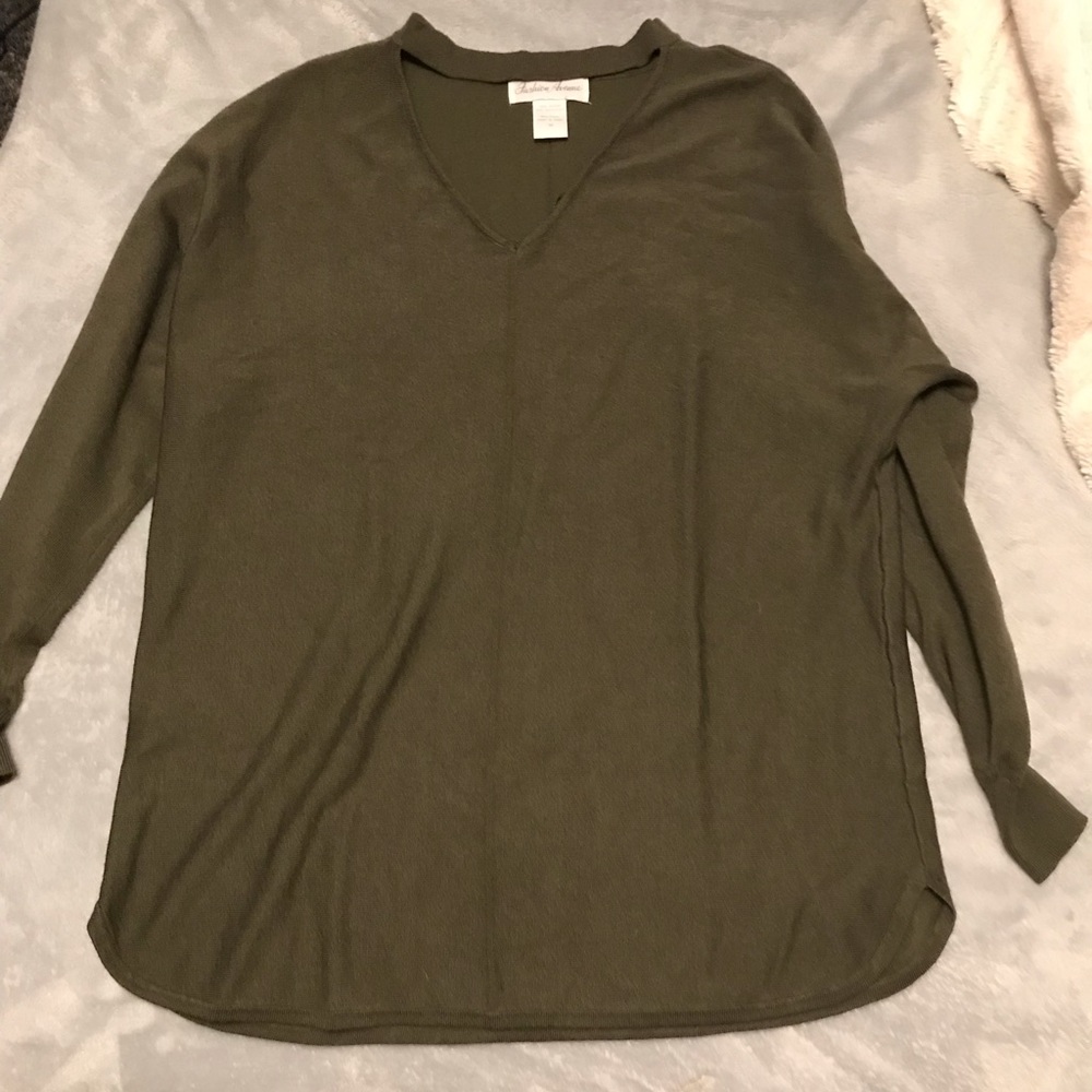V neck sweater